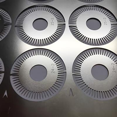 Dobra cena. Szpilki metalowe do przemysłu kosmetycznego w Internecie