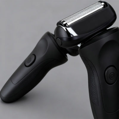 Chemicznie trawione ostrza do golenia i folie do golarek elektrycznych i profesjonalnych narzędzi do pielęgnacji